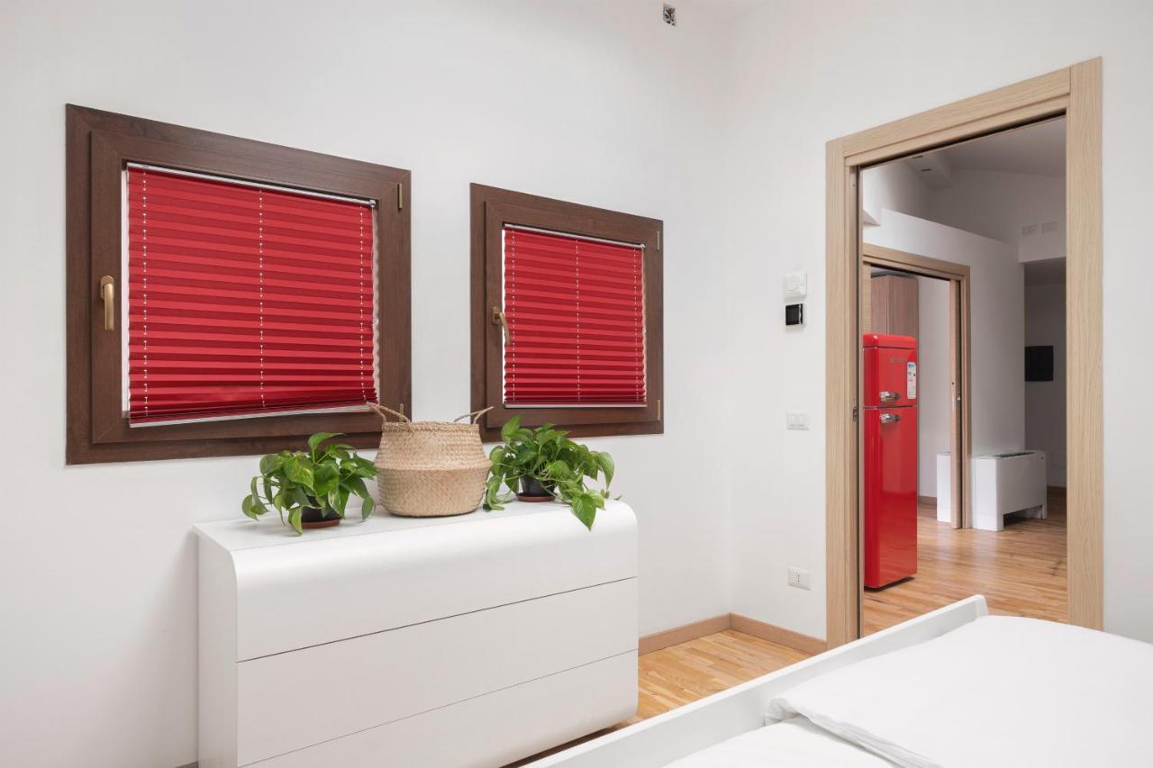Solemar Sicilia - Palazzo Quaroni Apartment ปาแลร์โม ภายนอก รูปภาพ