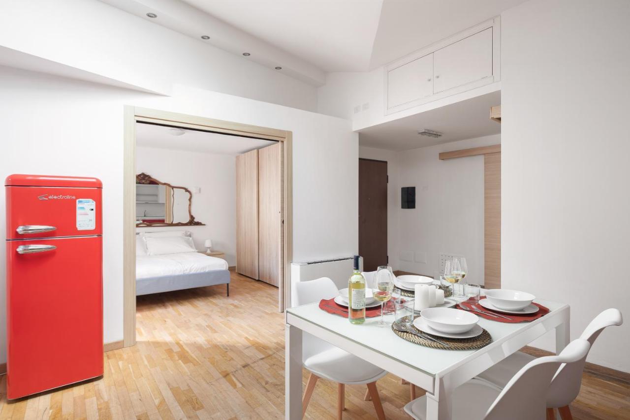 Solemar Sicilia - Palazzo Quaroni Apartment ปาแลร์โม ภายนอก รูปภาพ