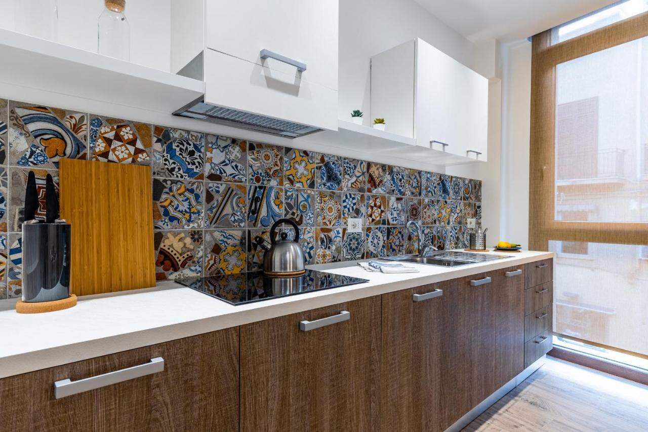 Solemar Sicilia - Palazzo Quaroni Apartment ปาแลร์โม ภายนอก รูปภาพ