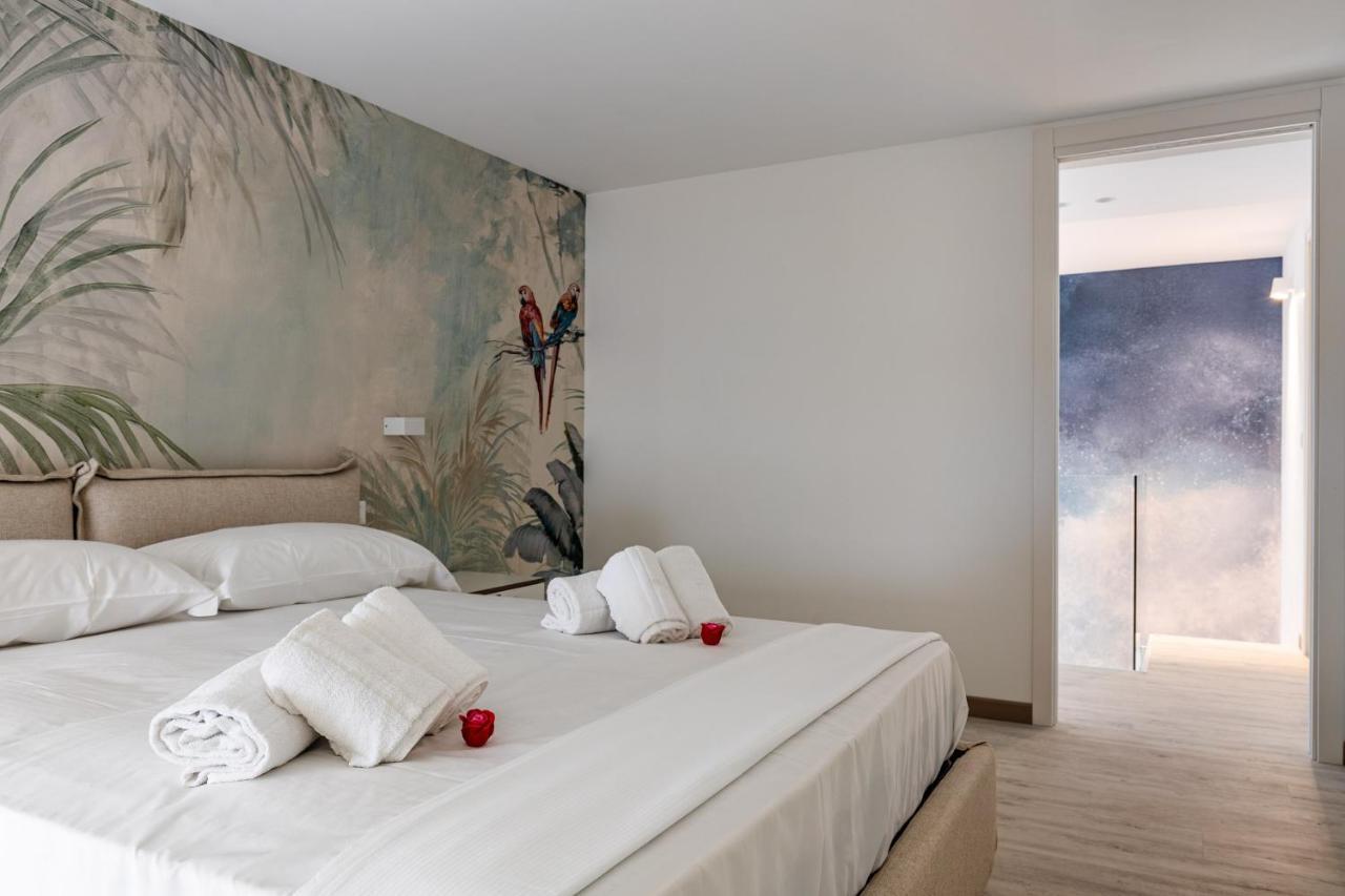 Solemar Sicilia - Palazzo Quaroni Apartment ปาแลร์โม ภายนอก รูปภาพ