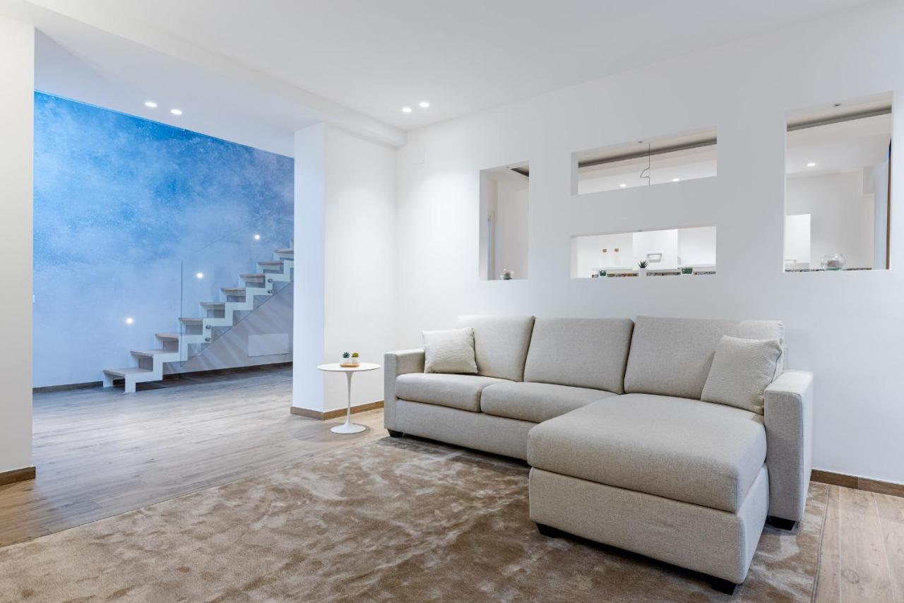 Solemar Sicilia - Palazzo Quaroni Apartment ปาแลร์โม ภายนอก รูปภาพ